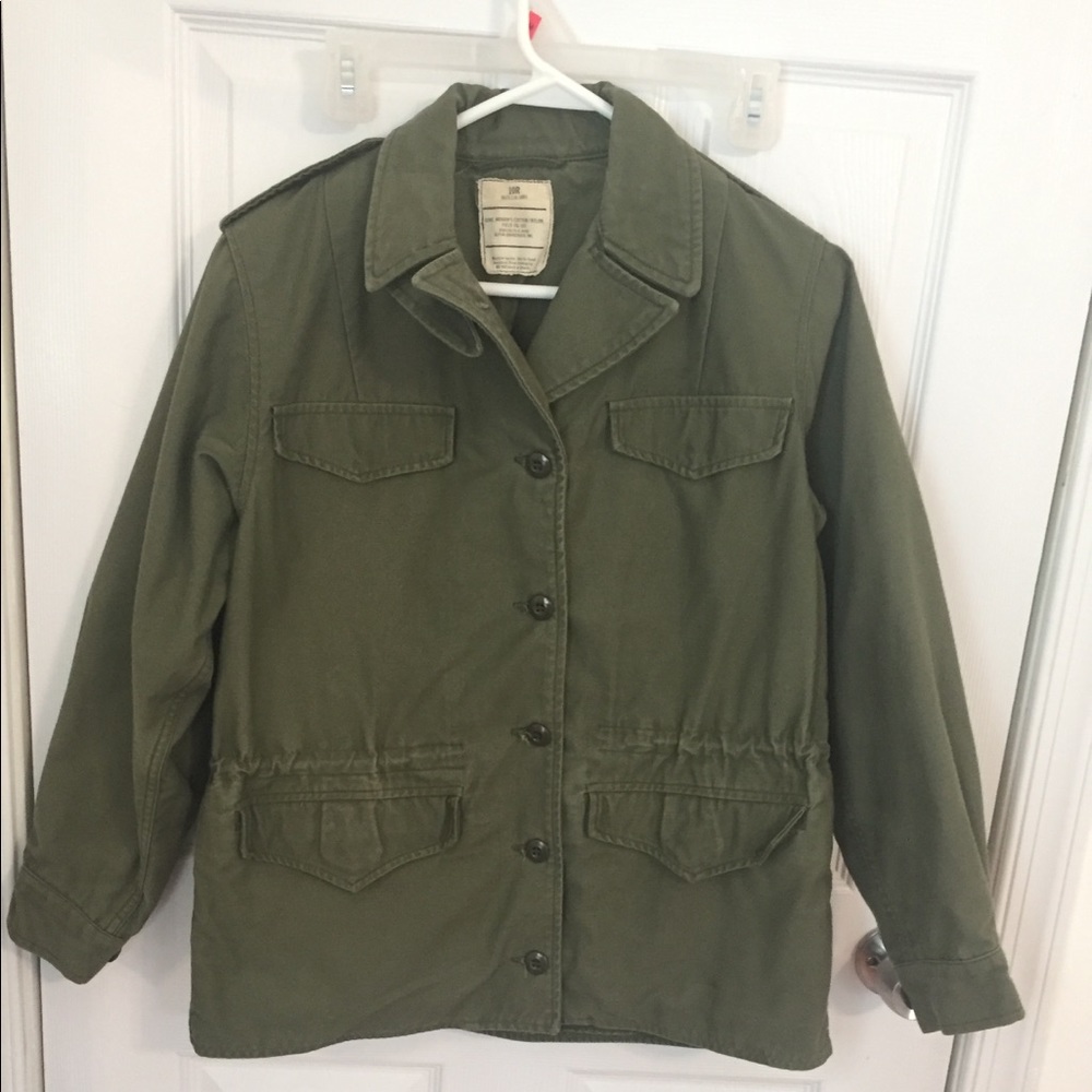 Vintage army jacket women’s medium